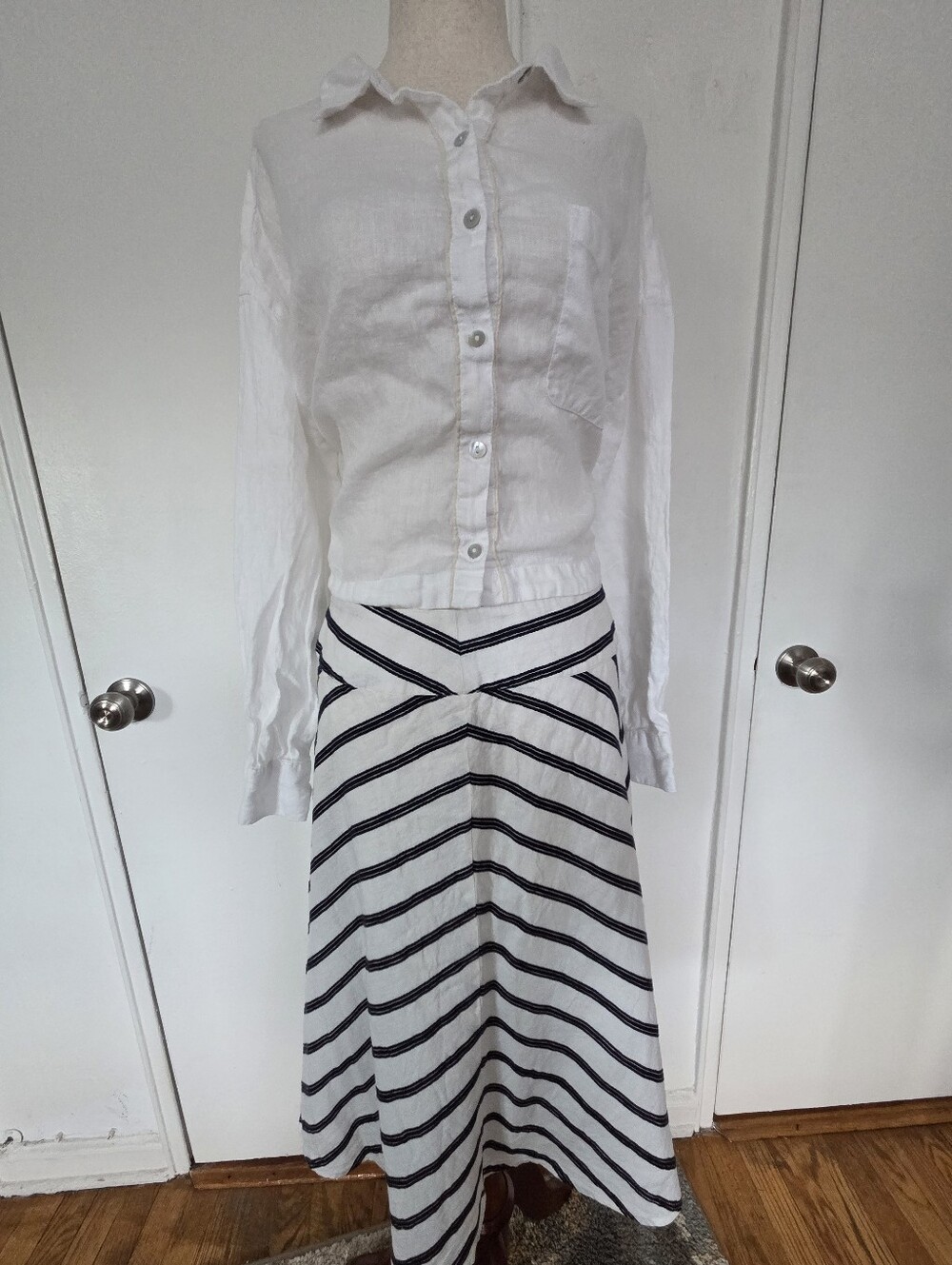 Talbots White Midi Skirt with Black Chevron Stripes Accent